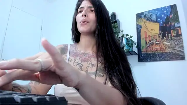 Snapshot of TaliMajesty chatting on 12/19/24, 09:49 TaliMajesty online show from 12/19/24, 09:49