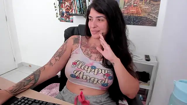 Snapshot of TaliMajesty chatting on 01/01/25, 02:31 TaliMajesty online show from 01/01/25, 02:31