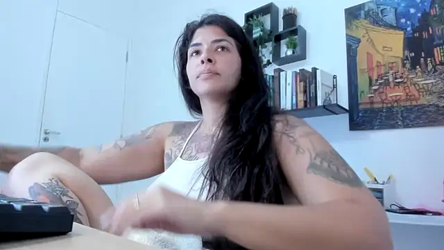 Snapshot of TaliMajesty chatting on 02/07/25, 11:24 TaliMajesty online show from 02/07/25, 11:24