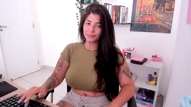 Snapshot of TaliMajesty chatting on 02/12/25, 02:43 TaliMajesty online show from 02/12/25, 02:43