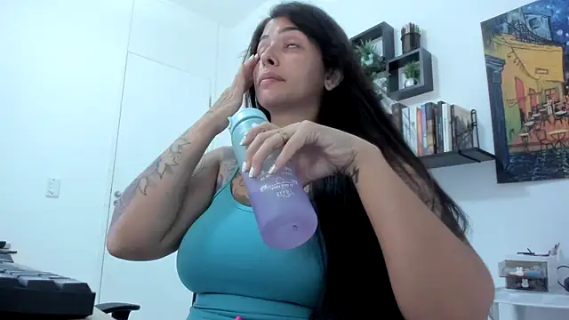 Snapshot of TaliMajesty chatting on 02/20/25, 11:21 TaliMajesty online show from 02/20/25, 11:21