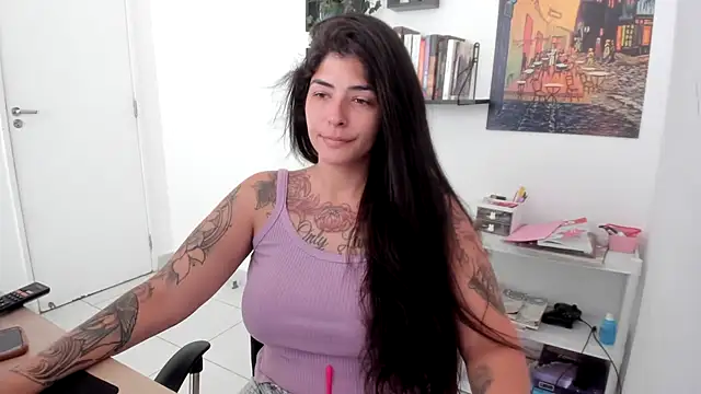 Snapshot of TaliMajesty chatting on 02/25/25, 10:26 TaliMajesty online show from 02/25/25, 10:26