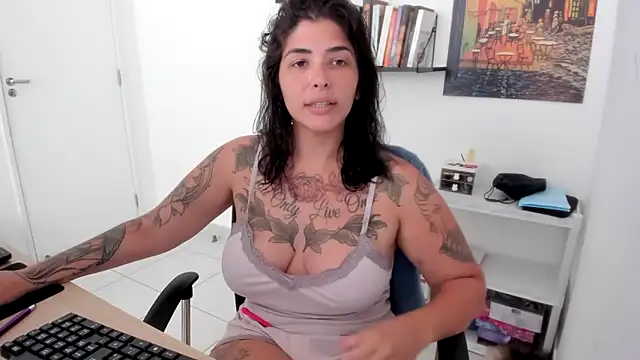 Snapshot of TaliMajesty chatting on 03/17/25, 03:07 TaliMajesty online show from 03/17/25, 03:07