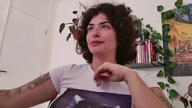 Snapshot of TaliMajesty chatting on 11/28/25, 01:58 TaliMajesty online show from 11/28/25, 01:58