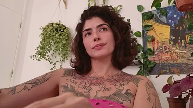 Snapshot of TaliMajesty chatting on 02/10/26, 04:22 TaliMajesty online show from 02/10/26, 04:22