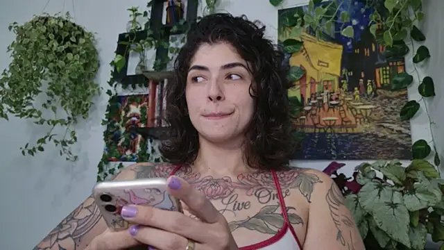 Snapshot of TaliMajesty chatting on 02/14/26, 10:28 TaliMajesty online show from 02/14/26, 10:28