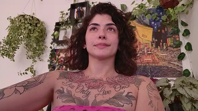 Snapshot of TaliMajesty chatting on 02/18/26, 03:30 TaliMajesty online show from 02/18/26, 03:30