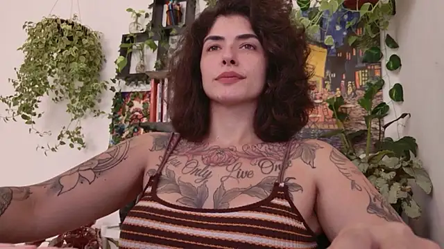 Snapshot of TaliMajesty chatting on 03/08/26, 12:42 TaliMajesty online show from 03/08/26, 12:42