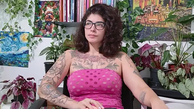 Snapshot of TaliMajesty chatting on 03/26/26, 10:21 TaliMajesty online show from 03/26/26, 10:21