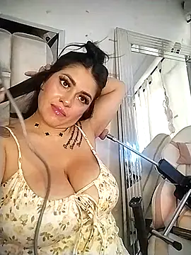 chelaqueen  online show from 11/05/25, 09:04