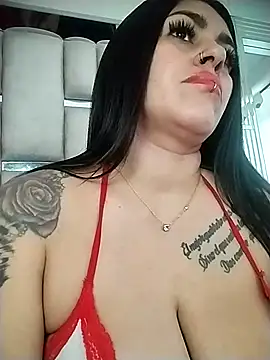 Snapshot of chelaqueen_ chatting on 04/19/26, 05:01 chelaqueen online show from 04/19/26, 05:01