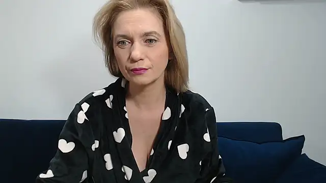 Snapshot of MysticCreature chatting on 01/11/25, 05:20 MysticCreature online show from 01/11/25, 05:20