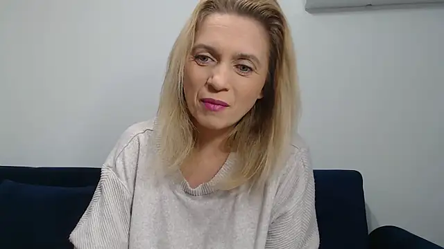 Snapshot of MysticCreature chatting on 02/01/25, 06:10 MysticCreature online show from 02/01/25, 06:10