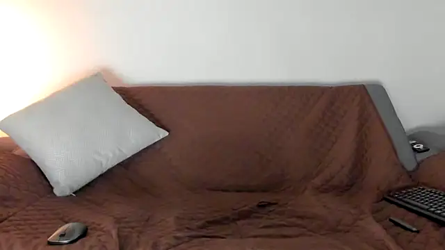 Snapshot of camilo_restrepo21 chatting on 02/09/25, 04:57 camilo restrepo21 online show from 02/09/25, 04:57