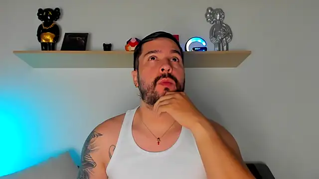 Snapshot of camilo_restrepo21 chatting on 02/18/25, 11:52 camilo restrepo21 online show from 02/18/25, 11:52