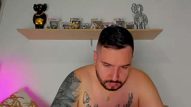 Snapshot of camilo_restrepo21 chatting on 10/25/25, 12:51 camilo restrepo21 online show from 10/25/25, 12:51