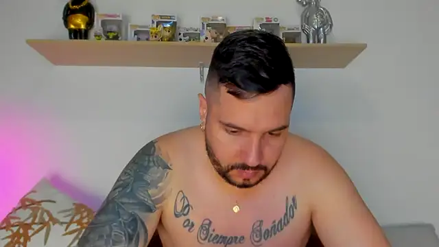 Snapshot of camilo_restrepo21 chatting on 10/26/25, 11:42 camilo restrepo21 online show from 10/26/25, 11:42