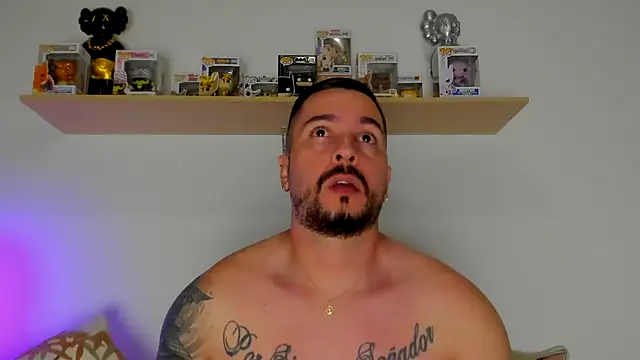 Snapshot of camilo_restrepo21 chatting on 12/03/25, 01:02 camilo restrepo21 online show from 12/03/25, 01:02