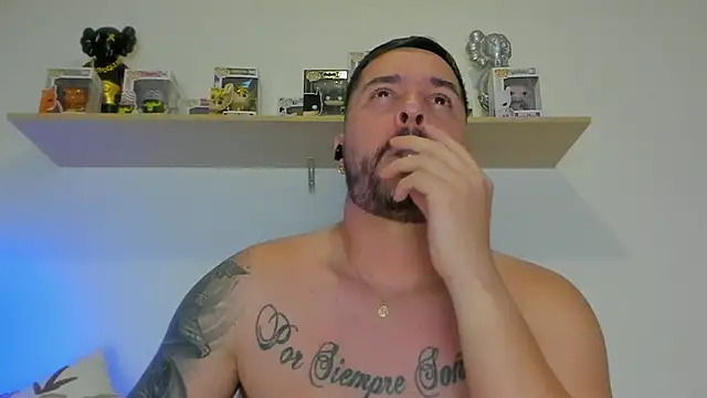 Snapshot of camilo_restrepo21 chatting on 03/26/26, 01:44 camilo restrepo21 online show from 03/26/26, 01:44