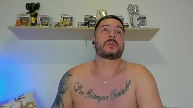 Snapshot of camilo_restrepo21 chatting on 03/27/26, 03:45 camilo restrepo21 online show from 03/27/26, 03:45