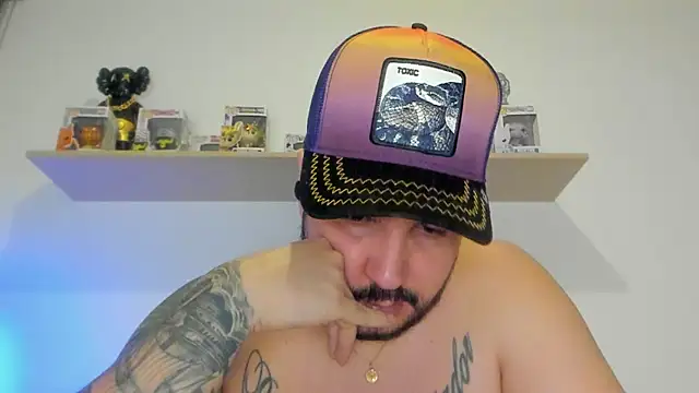 Snapshot of camilo_restrepo21 chatting on 04/07/26, 12:00 camilo restrepo21 online show from 04/07/26, 12:00