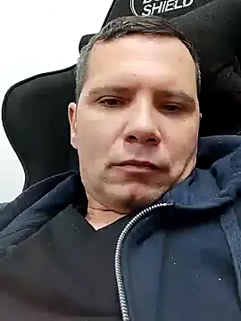 Snapshot of Lucy_1_roso chatting on 12/03/24, 09:33 Lucy 1 roso online show from 12/03/24, 09:33