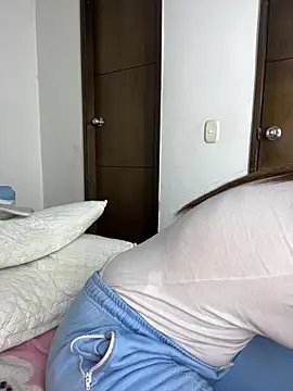 Snapshot of sandylau chatting on 10/02/25, 12:34 sandylau online show from 10/02/25, 12:34