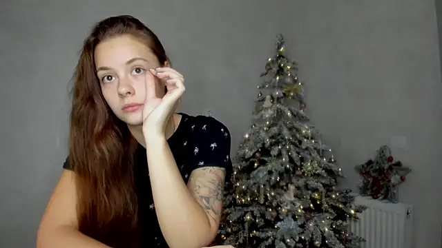 Snapshot of why_again_me chatting on 12/27/24, 09:43 why again me online show from 12/27/24, 09:43