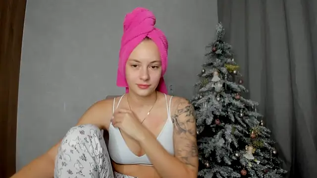 Snapshot of why_again_me chatting on 01/16/25, 06:06 why again me online show from 01/16/25, 06:06