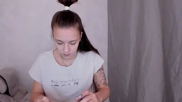 Snapshot of why_again_me chatting on 01/29/25, 05:35 why again me online show from 01/29/25, 05:35