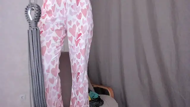 Snapshot of why_again_me chatting on 02/13/25, 05:44 why again me online show from 02/13/25, 05:44