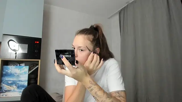 Snapshot of why_again_me chatting on 09/12/25, 06:41 why again me online show from 09/12/25, 06:41