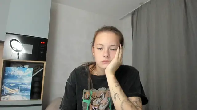 Snapshot of why_again_me chatting on 09/13/25, 06:40 why again me online show from 09/13/25, 06:40