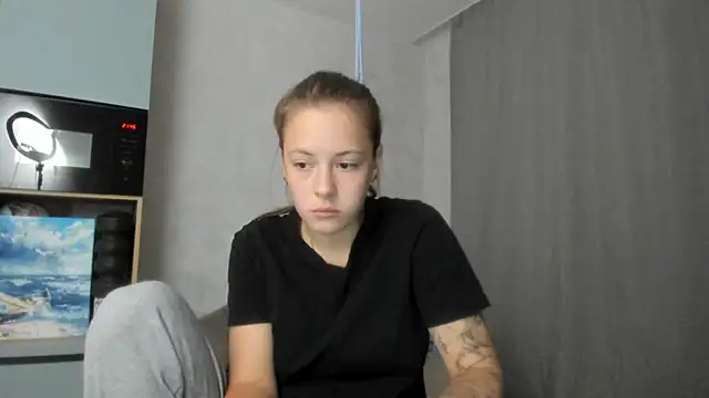 Snapshot of why_again_me chatting on 09/30/25, 06:46 why again me online show from 09/30/25, 06:46