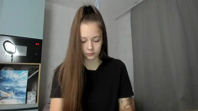 Snapshot of why_again_me chatting on 10/10/25, 03:44 why again me online show from 10/10/25, 03:44