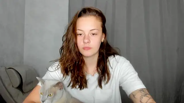 Snapshot of why_again_me chatting on 04/20/26, 06:42 why again me online show from 04/20/26, 06:42