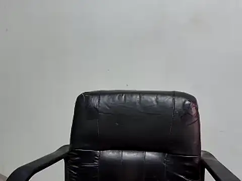 Snapshot of Emmaa_5 chatting on 02/15/25, 01:42 Emmaa 5 online show from 02/15/25, 01:42