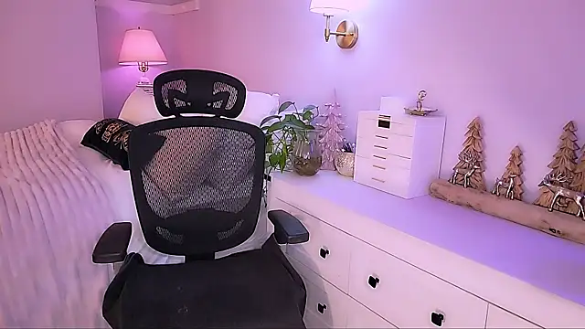 Wonderful Woman online show from 05/03/26, 02:50