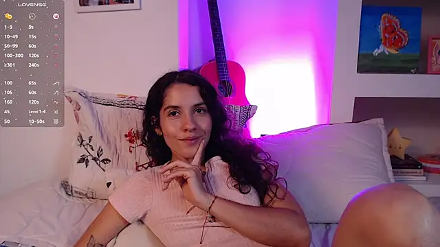 Snapshot of lailypink chatting on 04/27/26, 04:43 lailypink online show from 04/27/26, 04:43