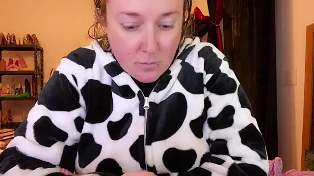 kisicaxx online show from 12/03/25, 05:11