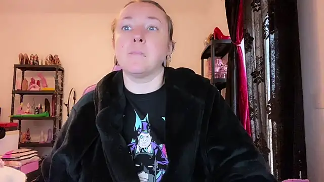 kisicaxx online show from 12/04/25, 11:41