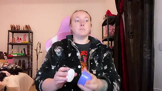 kisicaxx online show from 01/14/26, 04:45