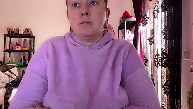 Snapshot of kisicaxx chatting on 03/03/26, 09:26 kisicaxx online show from 03/03/26, 09:26