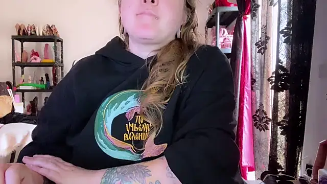 Snapshot of kisicaxx chatting on 03/09/26, 01:26 kisicaxx online show from 03/09/26, 01:26