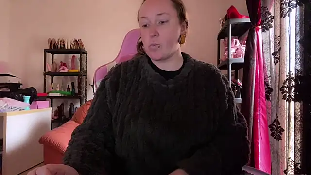 Snapshot of kisicaxx chatting on 03/15/26, 10:43 kisicaxx online show from 03/15/26, 10:43