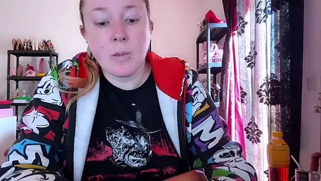 Snapshot of kisicaxx chatting on 03/26/26, 08:42 kisicaxx online show from 03/26/26, 08:42