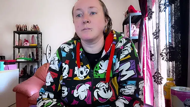 Snapshot of kisicaxx chatting on 03/27/26, 10:15 kisicaxx online show from 03/27/26, 10:15