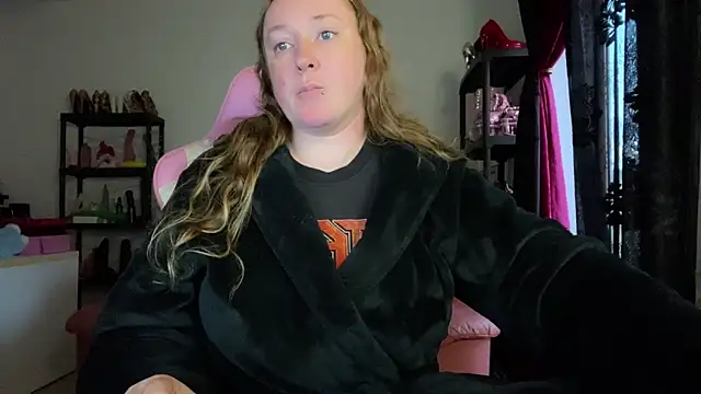 Snapshot of kisicaxx chatting on 04/01/26, 05:21 kisicaxx online show from 04/01/26, 05:21