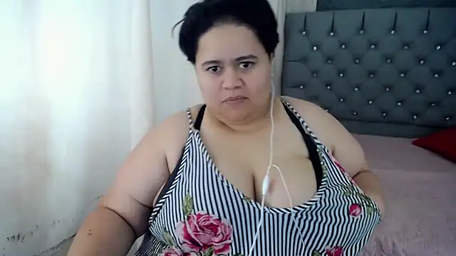 hotlesby4uxxx online show from 12/12/24, 07:59