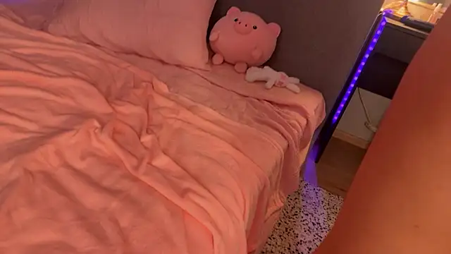 Snapshot of _nitro_emily_ chatting on 03/12/26, 11:38 nitro emily online show from 03/12/26, 11:38